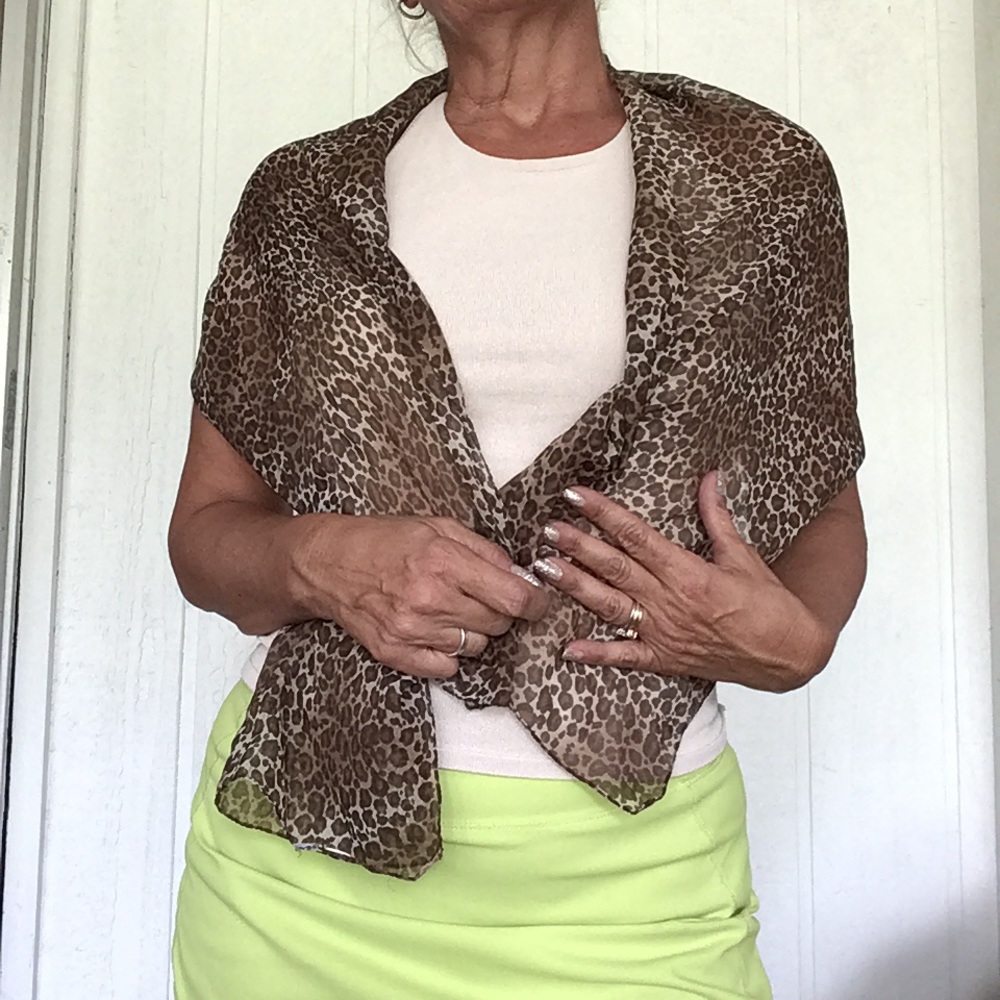 LEOPARD PRINT SCARF - Picture 4 of 5